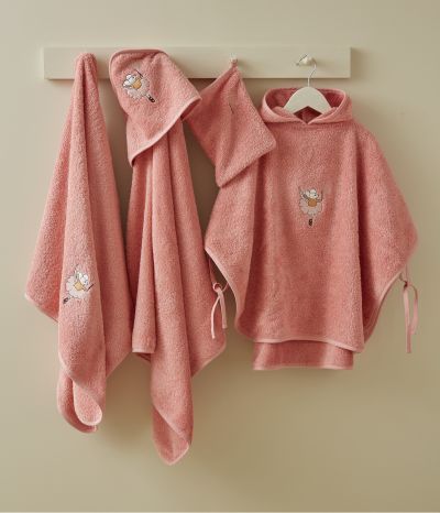 Maïa pink children's bath set.