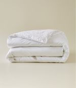 Embroidered duvet cover Nina