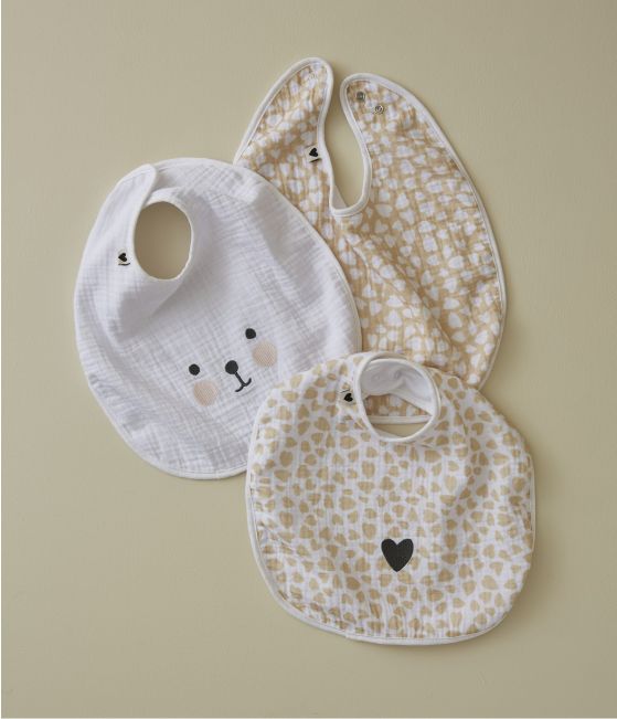 Set of three Petit coeur bibs