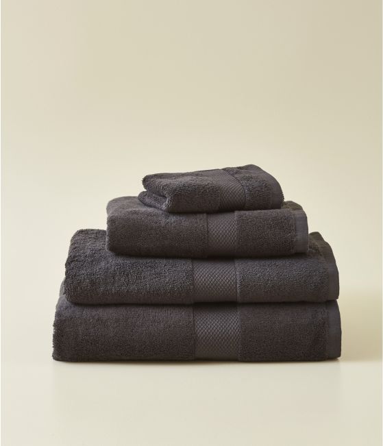 Black set of bath linen